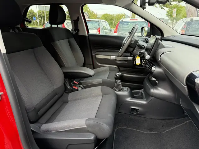 Citroën C4 Cactus 1.2 PureTech Shine 2016 Benzine 8
