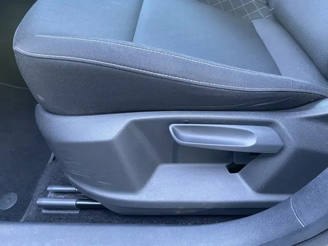 Škoda Karoq 1.0 TSI Business Edition 2021 Benzine 16