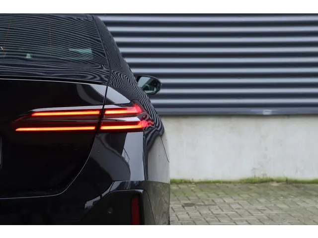 BMW i5 eDrive40 2025 Elektrisch 36