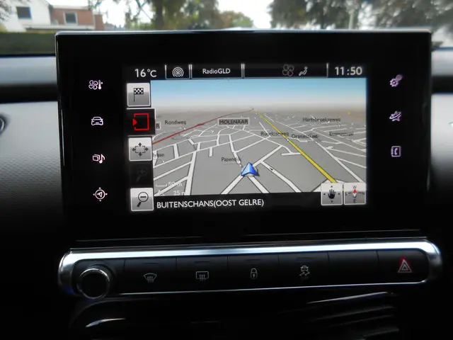 Citroën C4 Cactus 1.2 e-VTi Shine 2014 Benzine 14