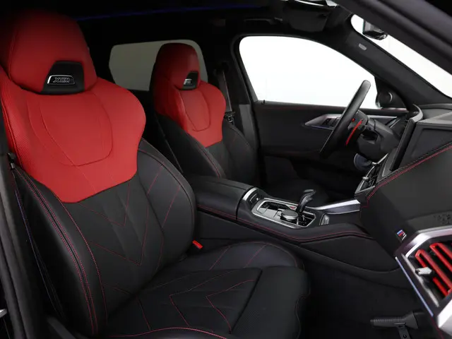 BMW XM PHEV Label Red 30 kWh 2025 Hybride Benzine 30