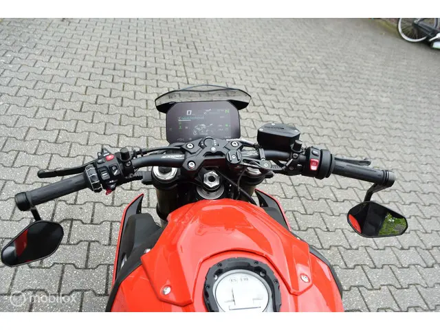 BMW S 1000 R  Alle pakketten 2022 Benzine 34