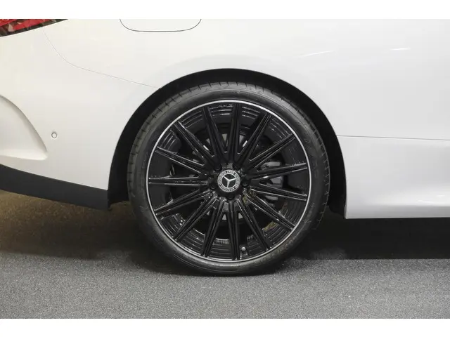 Mercedes-Benz CLE Coupé CLE200 AMG 204pk 2024 Benzine 31