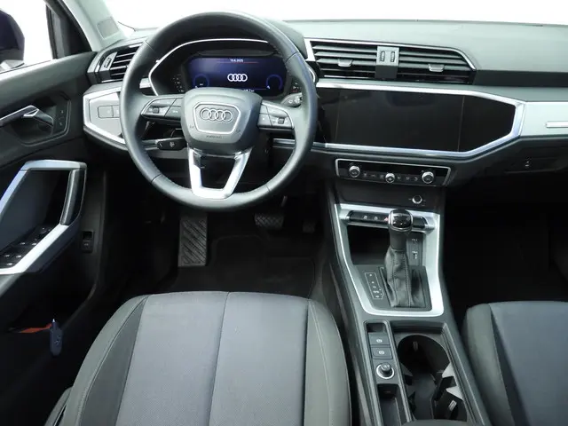 Audi Q3 35 TFSI Business Edition 2020 Benzine 11