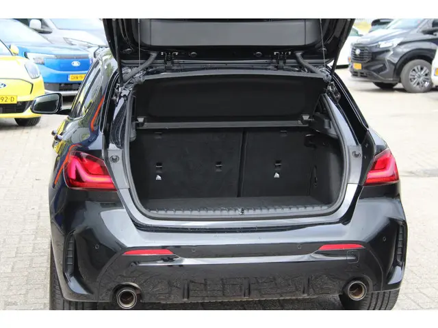 BMW 1 Serie 120i High Executive Edition 2021 Benzine 15