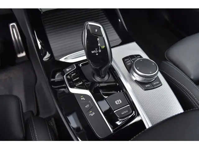 BMW X3 xDrive20i High Executive 2018 Benzine 19