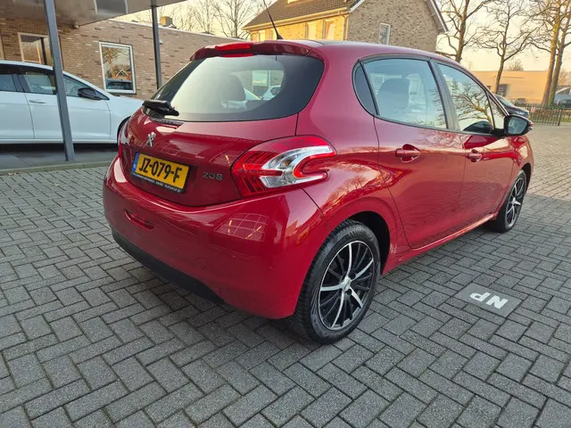 Peugeot 208 1.0 VTi Access 2013 Benzine 7