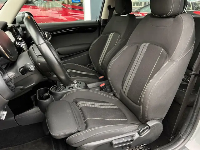 MINI Electric Mini Essential 33 kWh 2021 Elektrisch 16