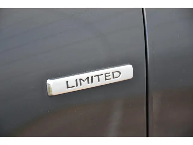 Renault Clio Estate 0.9 TCe Limited 2017 Benzine 9