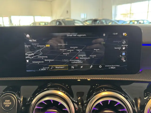 Mercedes-Benz A-Klasse 200 AMG-LINE 2021 Benzine 23