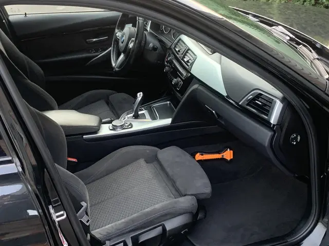 BMW 3 Serie 330e 2016 Hybride Benzine 16