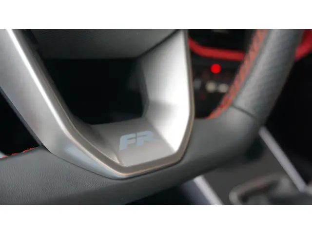 SEAT Arona 1.0 TSI 95pk FR-Line 2024 Benzine 35