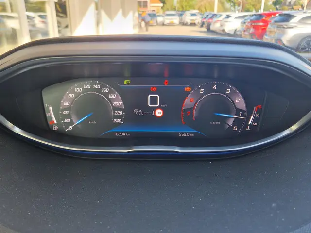 Peugeot 3008 1.2T 130pk GT 2024 Benzine 16