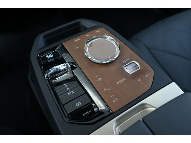 BMW iX M60 2023 Elektrisch 18