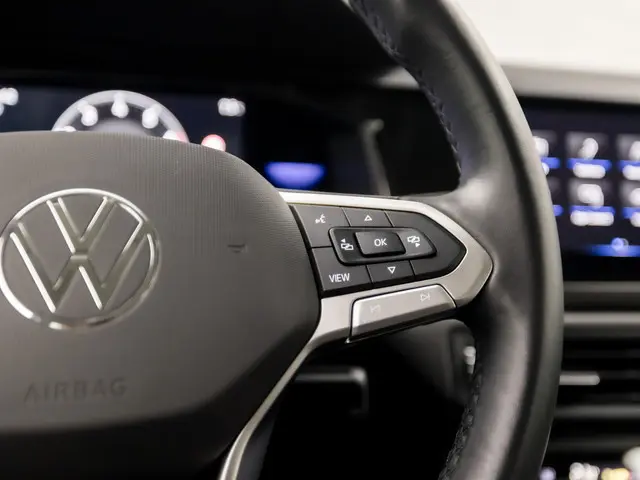 Volkswagen Polo 1.0 TSI Life Sport 2022 Benzine 23