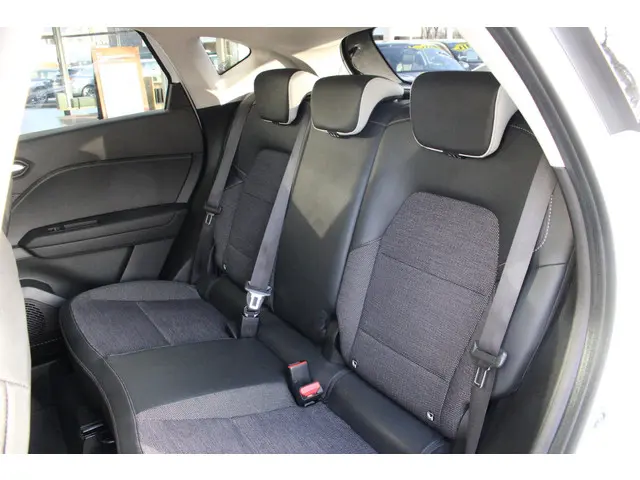 Renault Captur 1.3 TCe 140 Intens 2021 Benzine 8