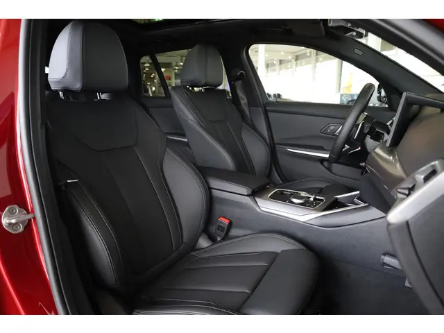 BMW 3 Serie Touring 330e 2025 Hybride Benzine 8