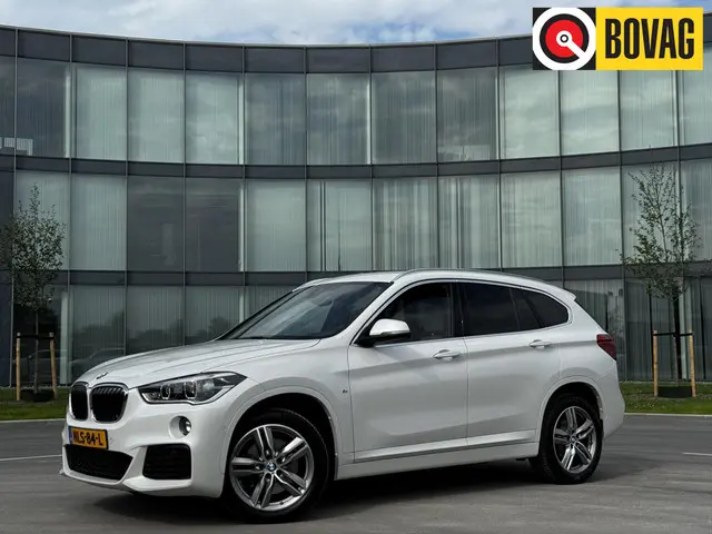 BMW X1 sDrive20i Executive 2018 Benzine