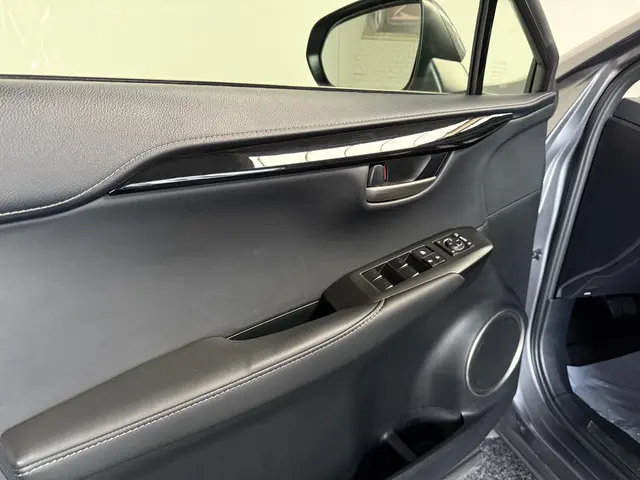 Lexus NX 300h AWD Edition 2015 Hybride Benzine 19