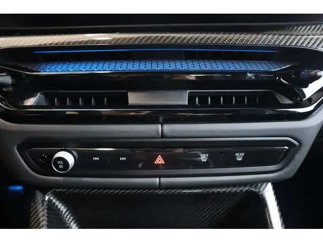 BMW M4 CS 2026 Benzine 22