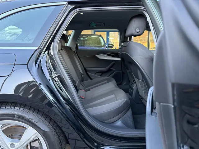 Audi A4 Avant 35 TFSI Advanced Edition 2023 Benzine 6