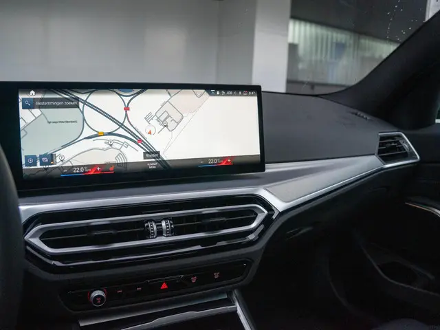 BMW 3 Serie 320i 2025 Benzine 11