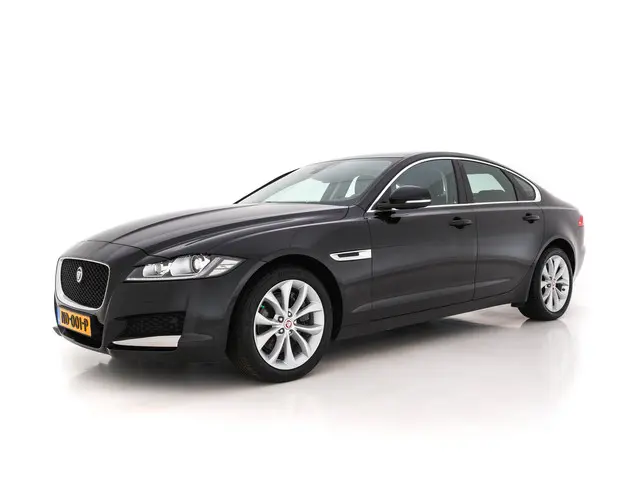 Jaguar XF 2.0 Portfolio 2017 Benzine 3
