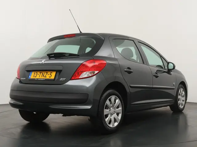 Peugeot 207 1.4 VTi Urban Move 2012 Benzine 5