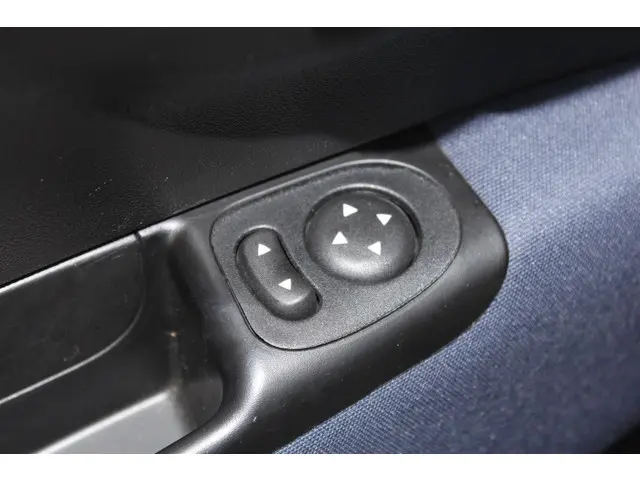 Fiat 500C 1.0 Hybrid Dolcevita 2023 Benzine 25