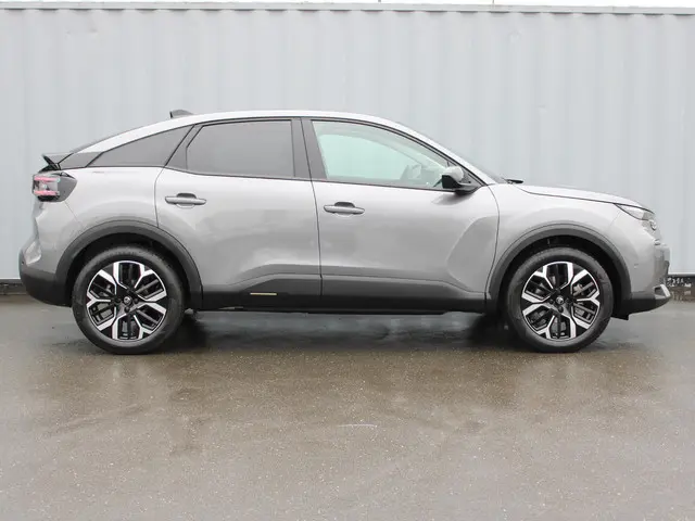 Citroën C4 HYBRID 145 MAX 2025 Hybride Benzine 8