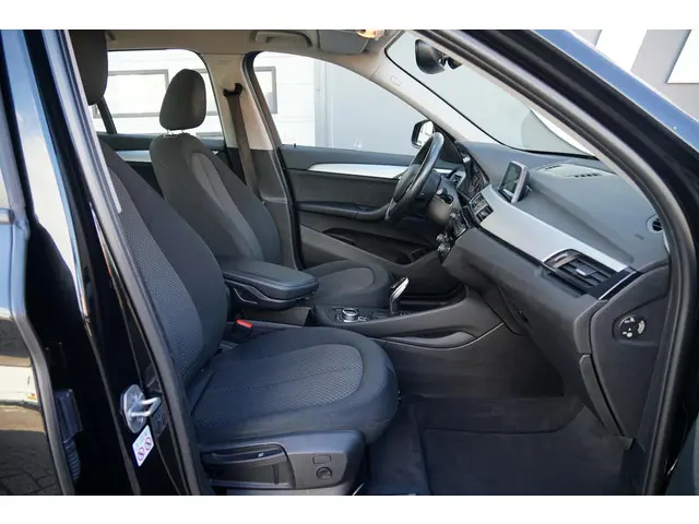 BMW X1 sDrive18i High Executive 2018 Benzine 8