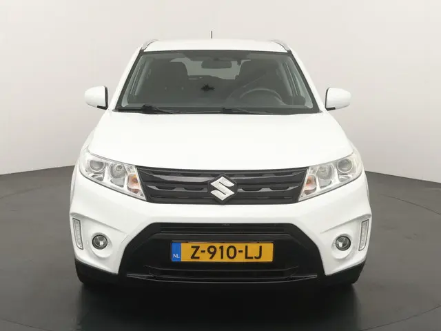 Suzuki Vitara 1.6 Black&White Exclusive 2016 Benzine 8
