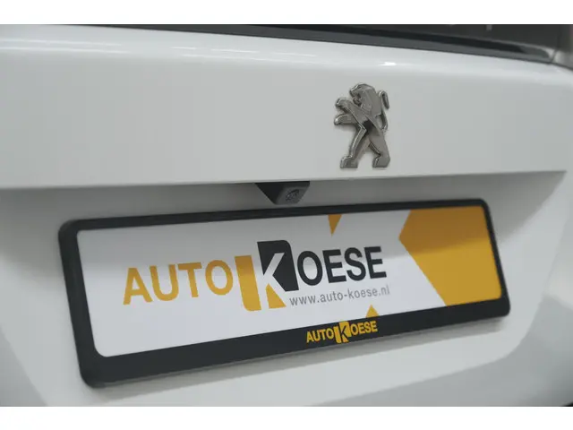 Peugeot 2008 PureTech 130 Allure 2020 Benzine 21