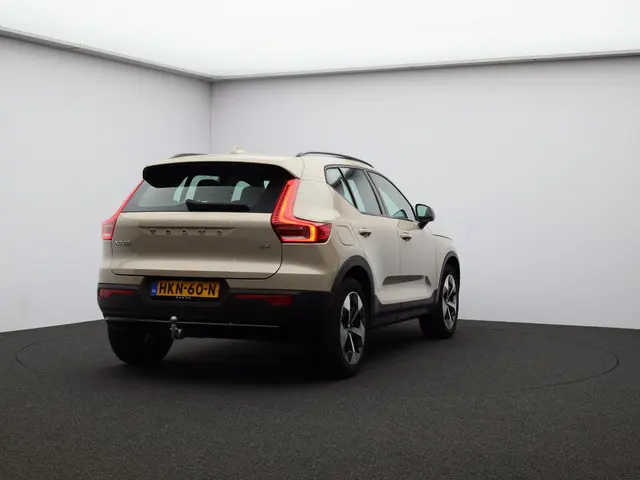 Volvo XC40 2.0 B4 Plus Dark 2025 Benzine 30