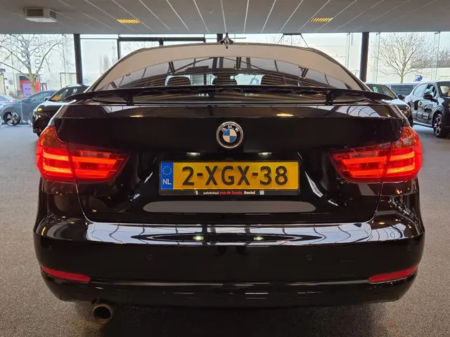 BMW 3 Serie Gran Turismo 320i Executive 2014 Benzine 14