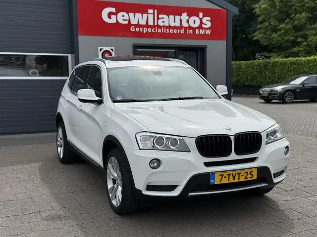 BMW X3 xDrive20i High Executive Panorama 2014 Benzine 16