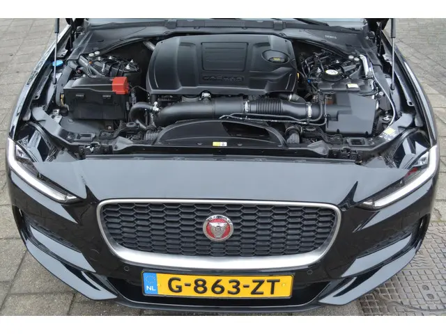 Jaguar XE 2.0 P250 SE 2020 Benzine 23
