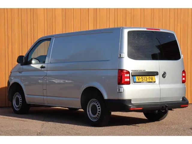 Volkswagen Transporter 2.0 TDI L1H1 Economy 2018 Diesel 4