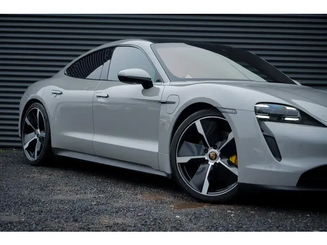 Porsche Taycan 79 kWh 2021 Elektrisch 38