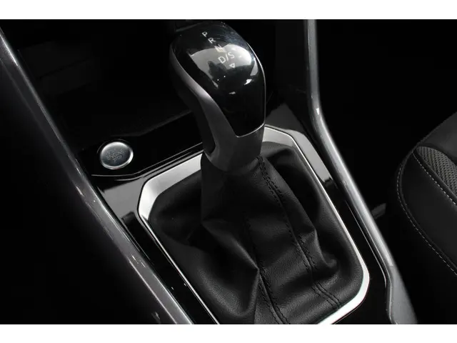 Volkswagen T-Roc 1.5 TSI 150pk DSG Style 2023 Benzine 17