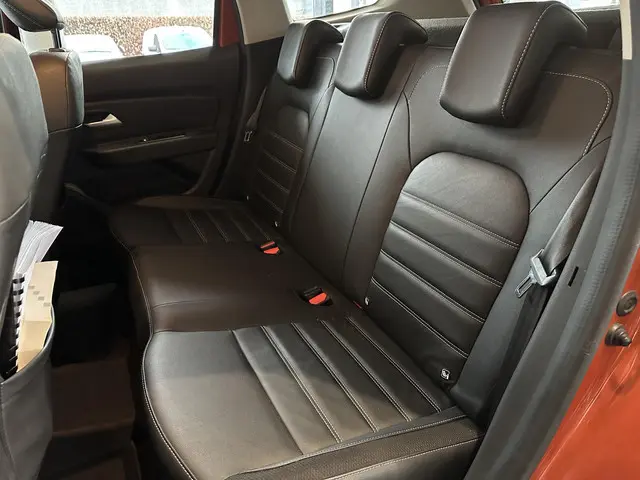 Dacia Duster 1.3 TCe 150 EDC Extreme 2022 Benzine 8