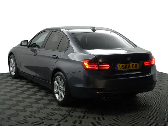 BMW 3 Serie 328i 245pk High Executive Aut- 2012 Benzine 5