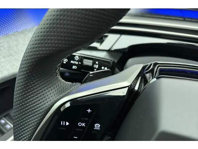 Peugeot 5008 1.2 Hybrid 145 GT 2025 Hybride Benzine 24