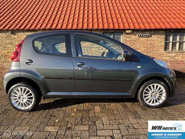 Peugeot 107 1.0 Envy Zeer mooi! Lage kmstand 2013 Benzine 6