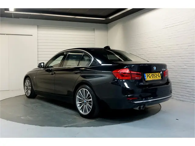 BMW 3 Serie 320i High Exec 2017 Benzine 3