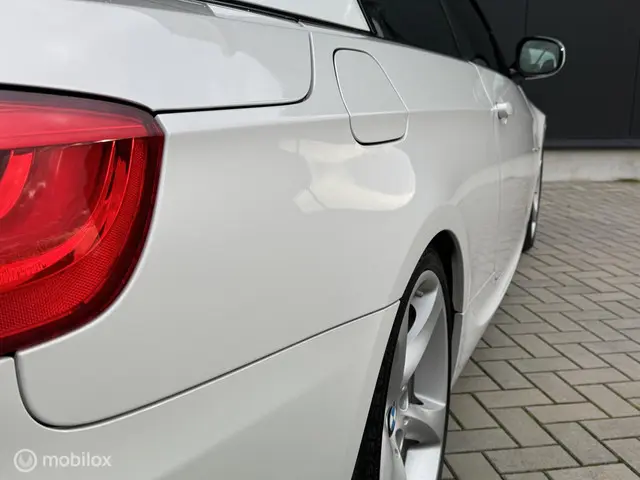 BMW 3 Serie Cabrio 335i High Executive 2013 Benzine 11