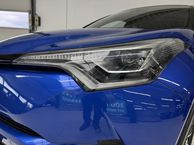 Toyota C-HR 1.8 Hybrid Bi-Tone 2018 Hybride Benzine 21