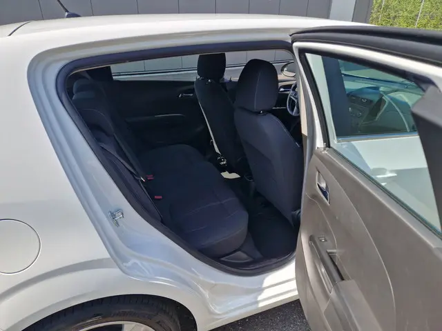 Chevrolet Aveo 1.4 LTZ 2012 Benzine 12