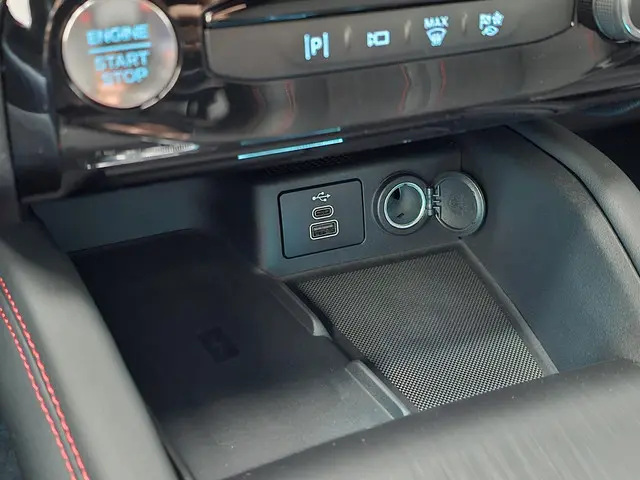 Ford Kuga 2.5 PHEV ST-Line X 2025 Hybride Benzine 30