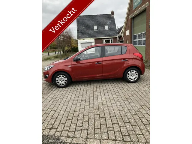 Hyundai i20 1.2i i-Drive 2013 Benzine 2